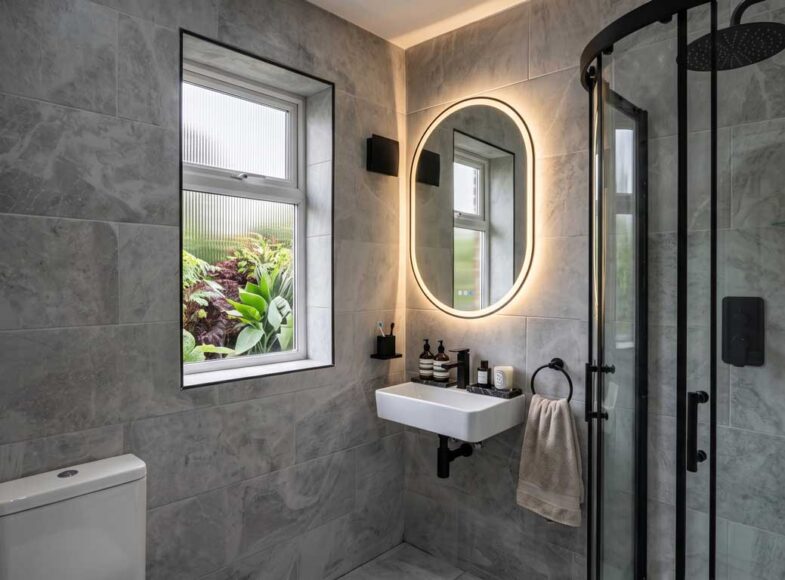 projects-levelup-pro-build-manchester-showroom-quality-full-bathroom-refurbishment-ol9-pic1